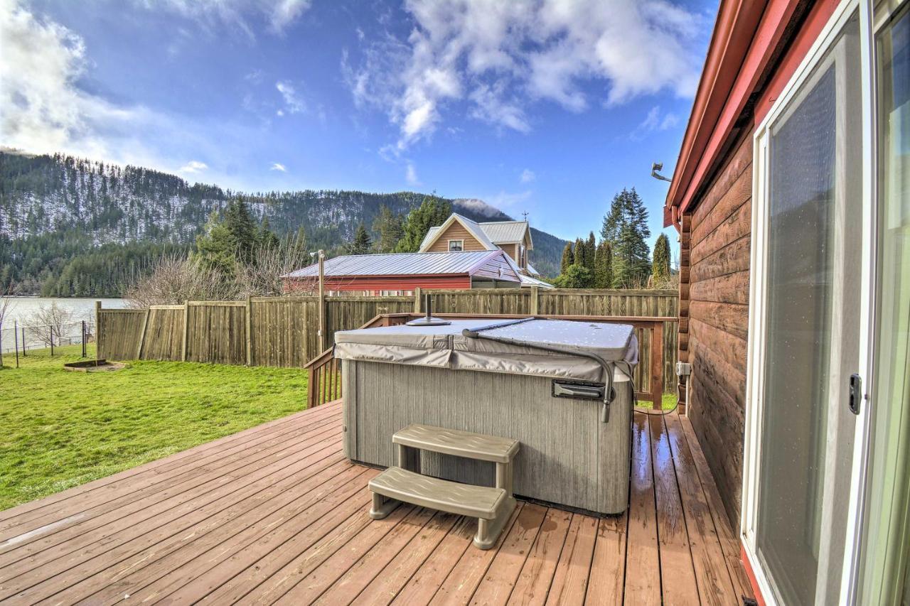 Lakefront Cabin With Stunning Mountain Views And Dock! Mineral Eksteriør bilde