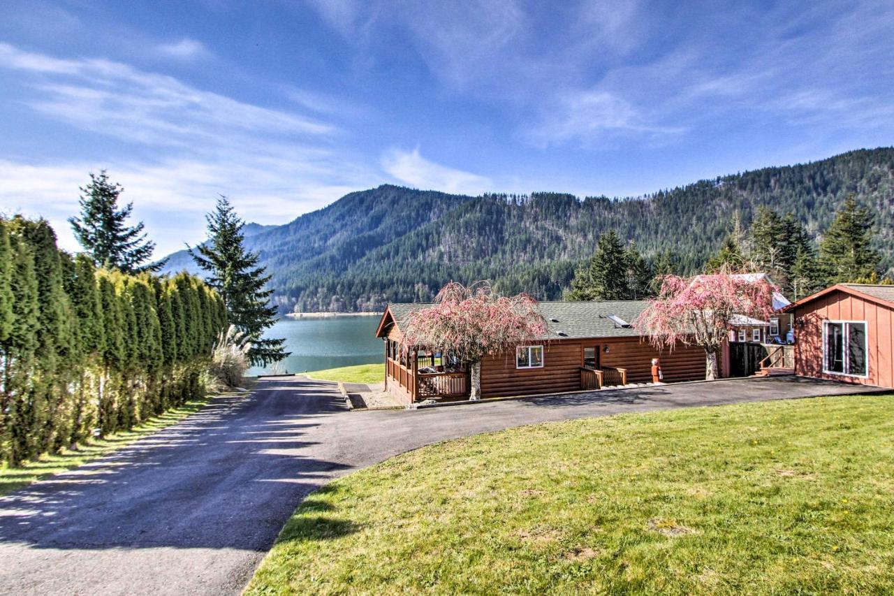 Lakefront Cabin With Stunning Mountain Views And Dock! Mineral Eksteriør bilde