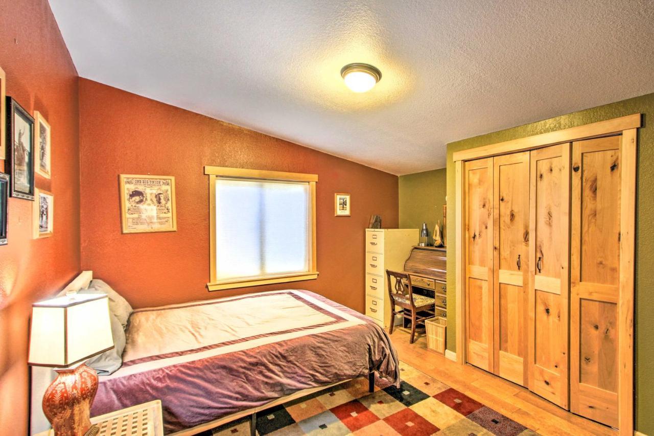 Lakefront Cabin With Stunning Mountain Views And Dock! Mineral Eksteriør bilde