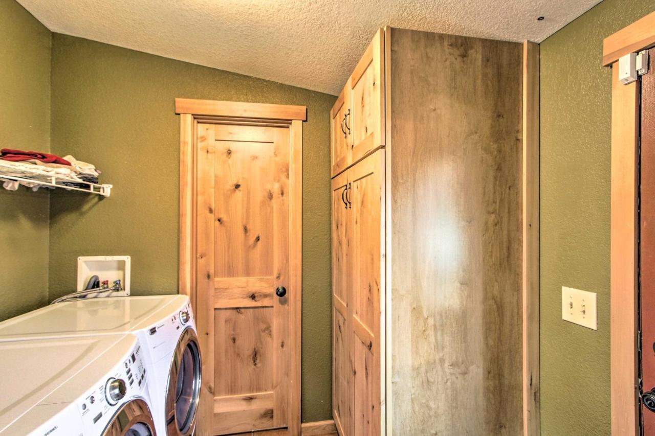 Lakefront Cabin With Stunning Mountain Views And Dock! Mineral Eksteriør bilde
